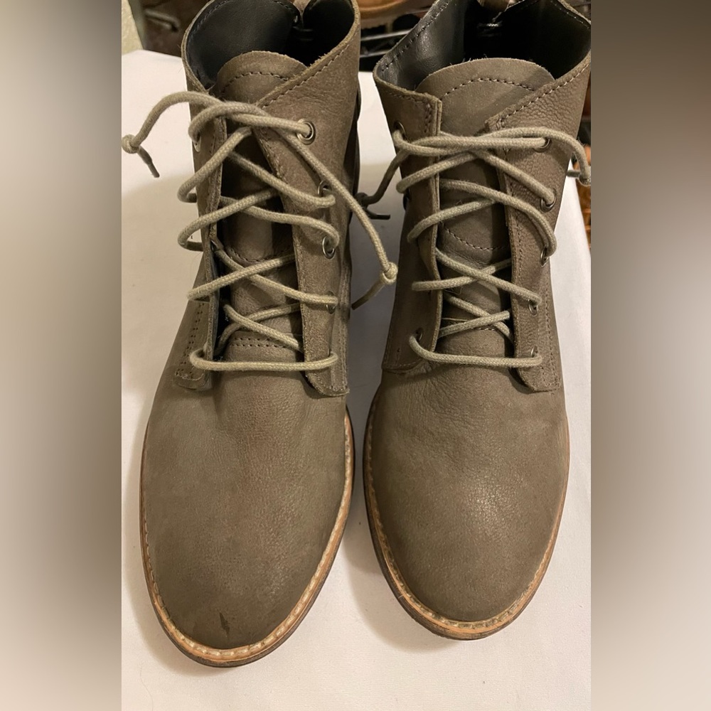Diba Eli suede lace up ankle boots.